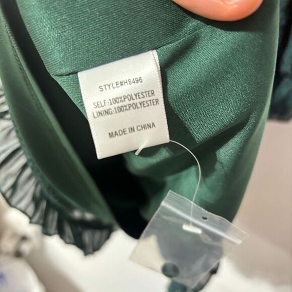 NWT Jodifl Womens Tiered Maxi Dress Green Medium Ruffle Smocked Long Sleeve - Picture 7 of 10